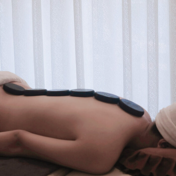 Massage body đá nóng